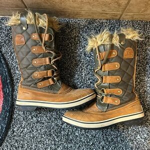 Sorel Joan of Arc Boots size 6